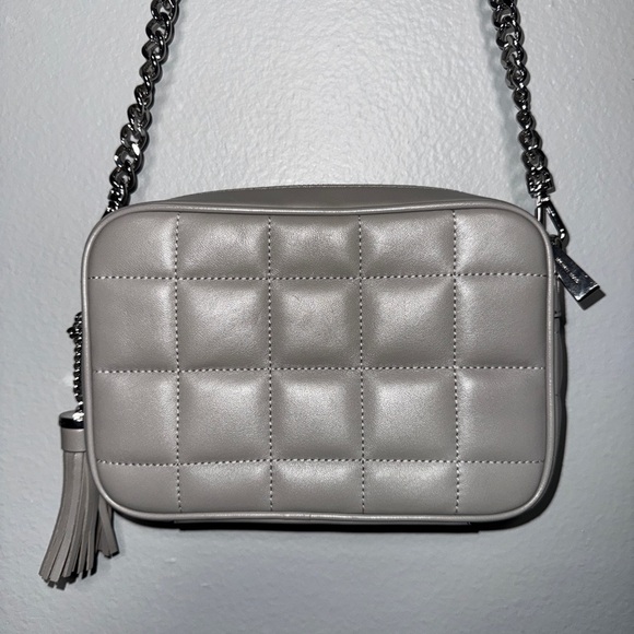 Michael Kors - Jet Set Medium Studded Quilted Leather Camera Bag - Picture 7 of 9